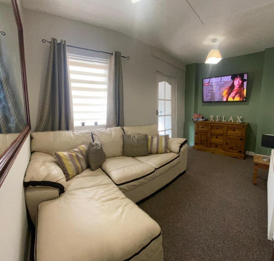 Mairead - Cosy Property In Gaeltacht Quarter 벨파스트 외부 사진