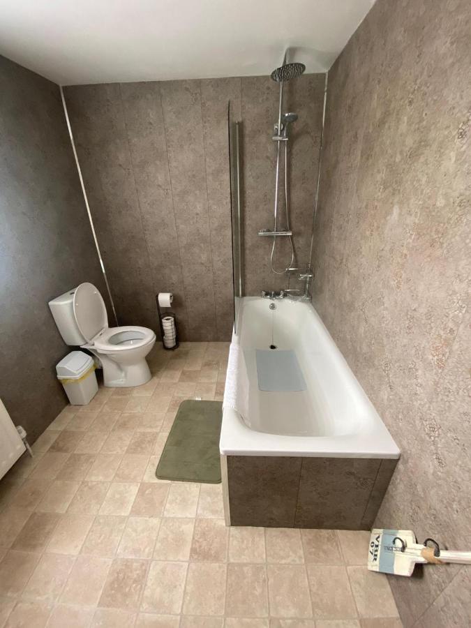 Mairead - Cosy Property In Gaeltacht Quarter 벨파스트 외부 사진