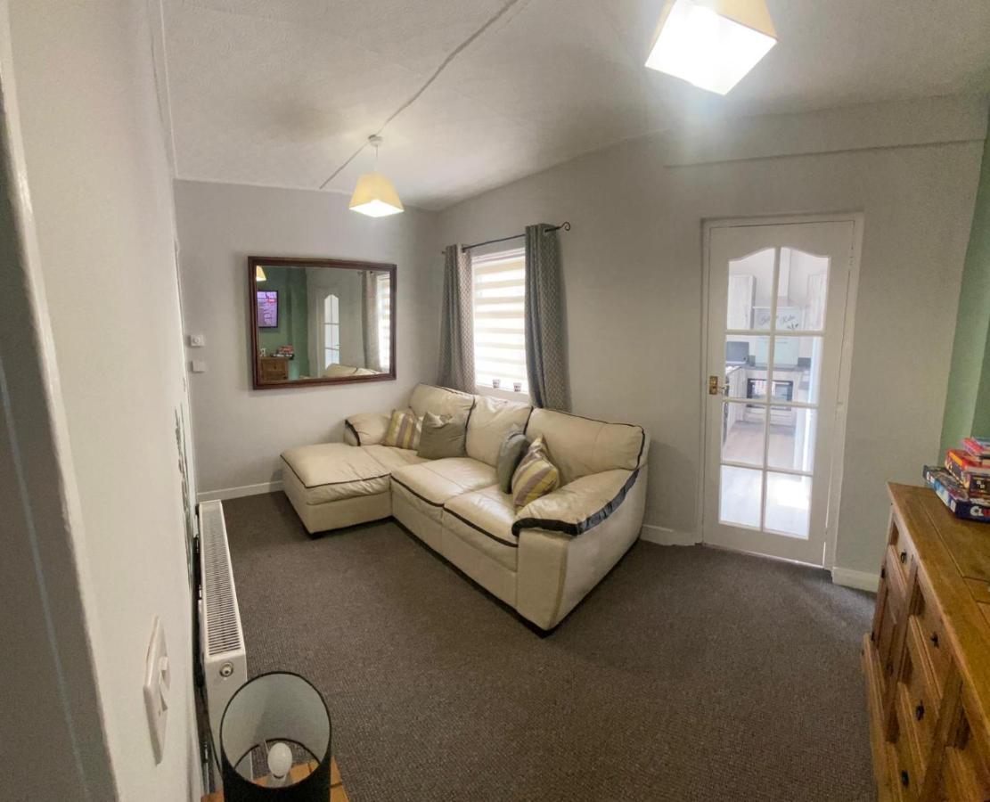 Mairead - Cosy Property In Gaeltacht Quarter 벨파스트 외부 사진