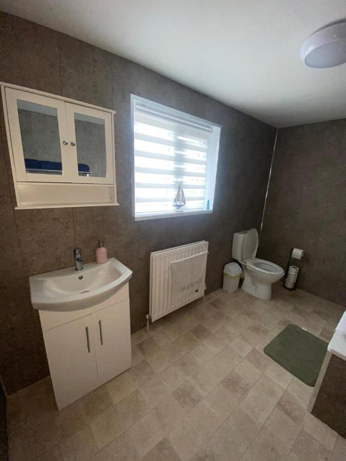 Mairead - Cosy Property In Gaeltacht Quarter 벨파스트 외부 사진