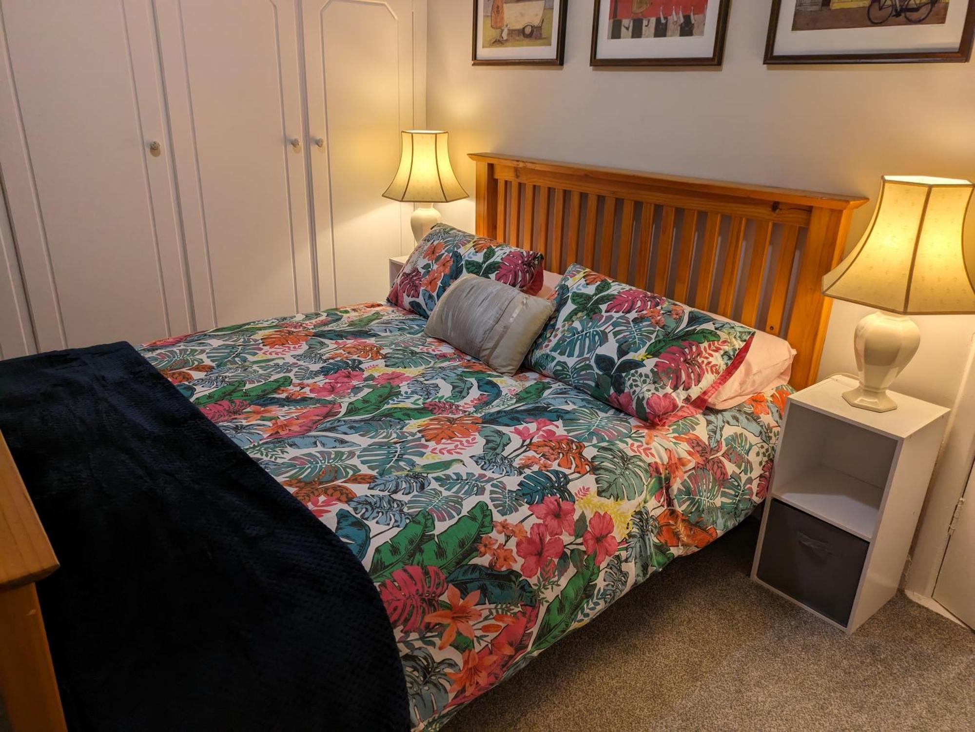 Mairead - Cosy Property In Gaeltacht Quarter 벨파스트 외부 사진