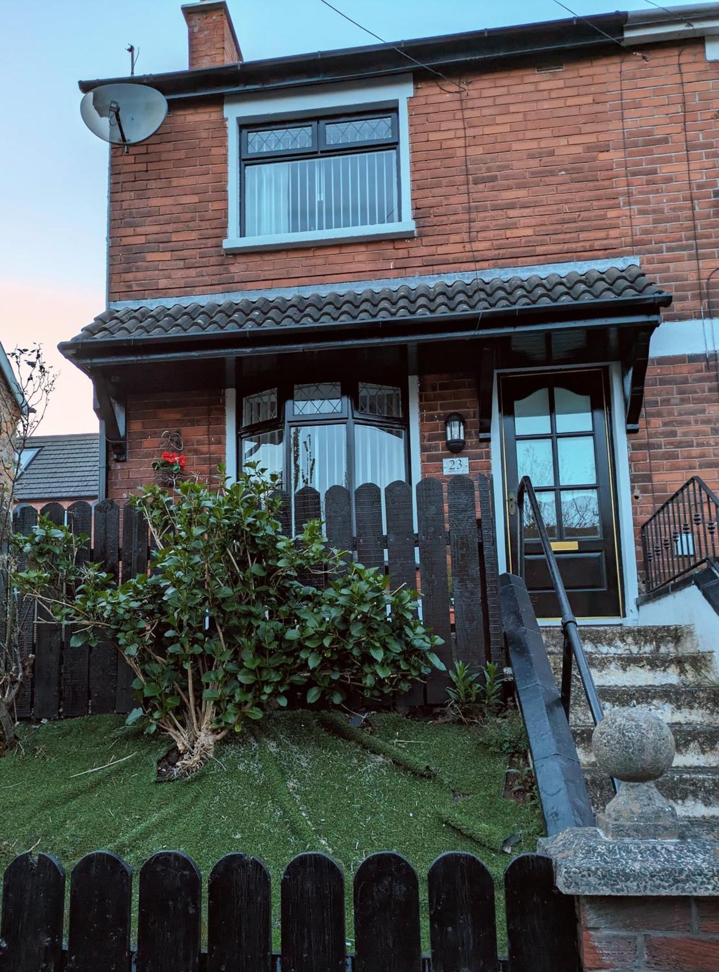Mairead - Cosy Property In Gaeltacht Quarter 벨파스트 외부 사진