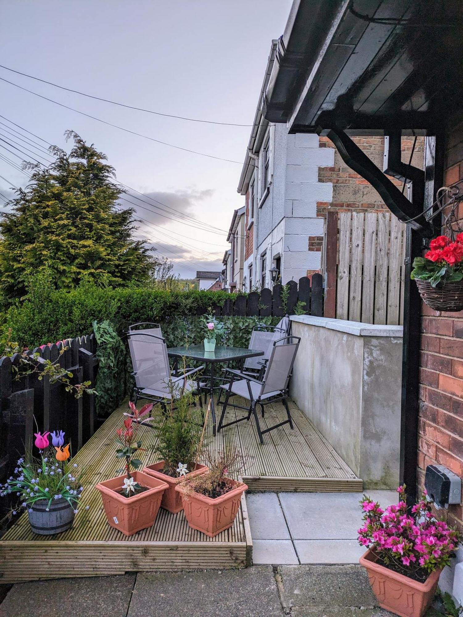 Mairead - Cosy Property In Gaeltacht Quarter 벨파스트 외부 사진