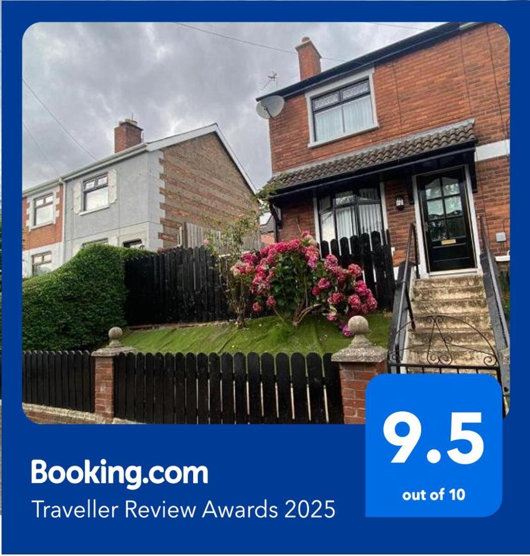 Mairead - Cosy Property In Gaeltacht Quarter 벨파스트 외부 사진